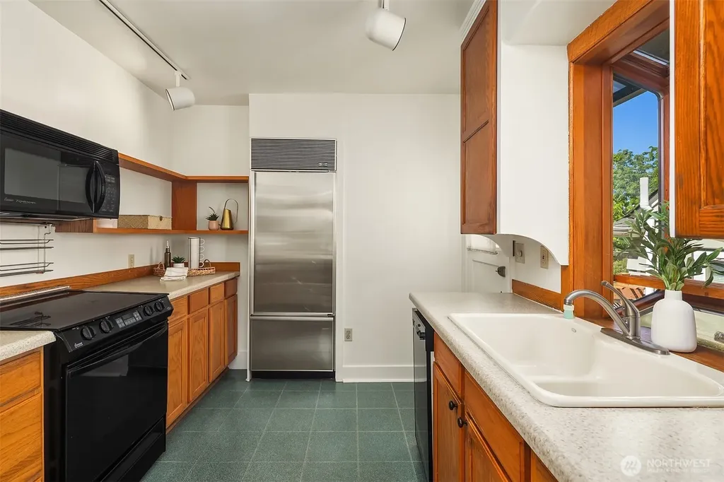 3802 NE 52nd Street Seattle WA 98105