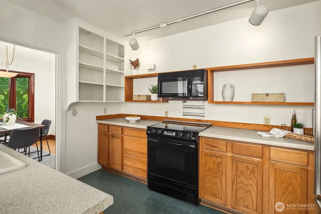 3802 NE 52nd Street Seattle WA 98105