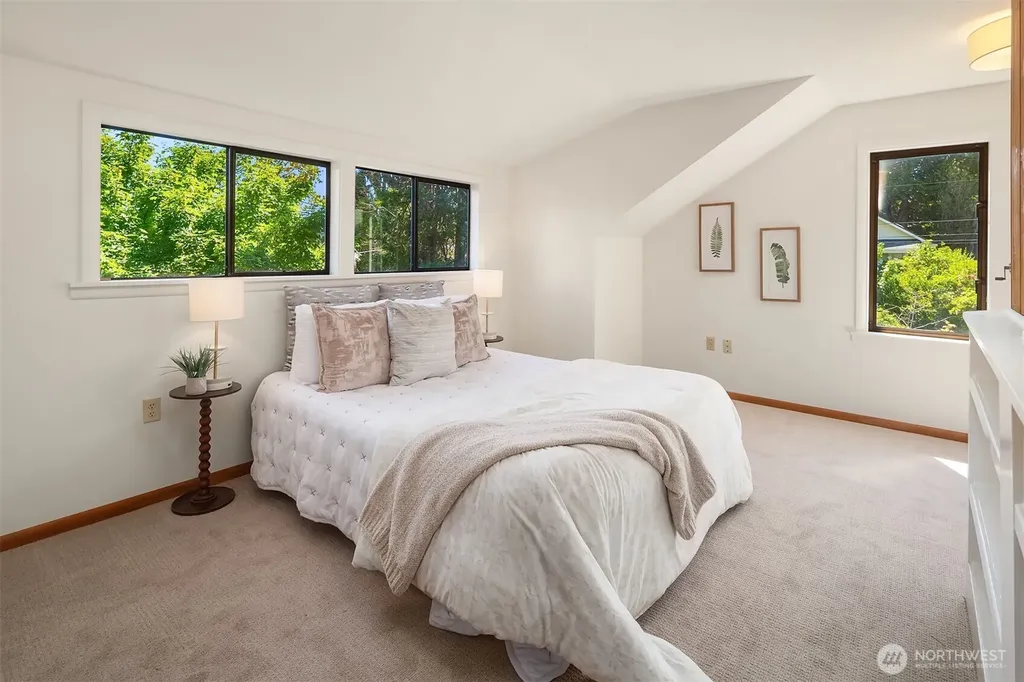 3802 NE 52nd Street Seattle WA 98105