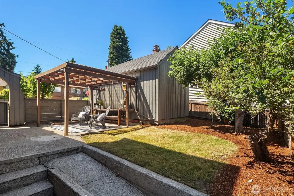3802 NE 52nd Street Seattle WA 98105