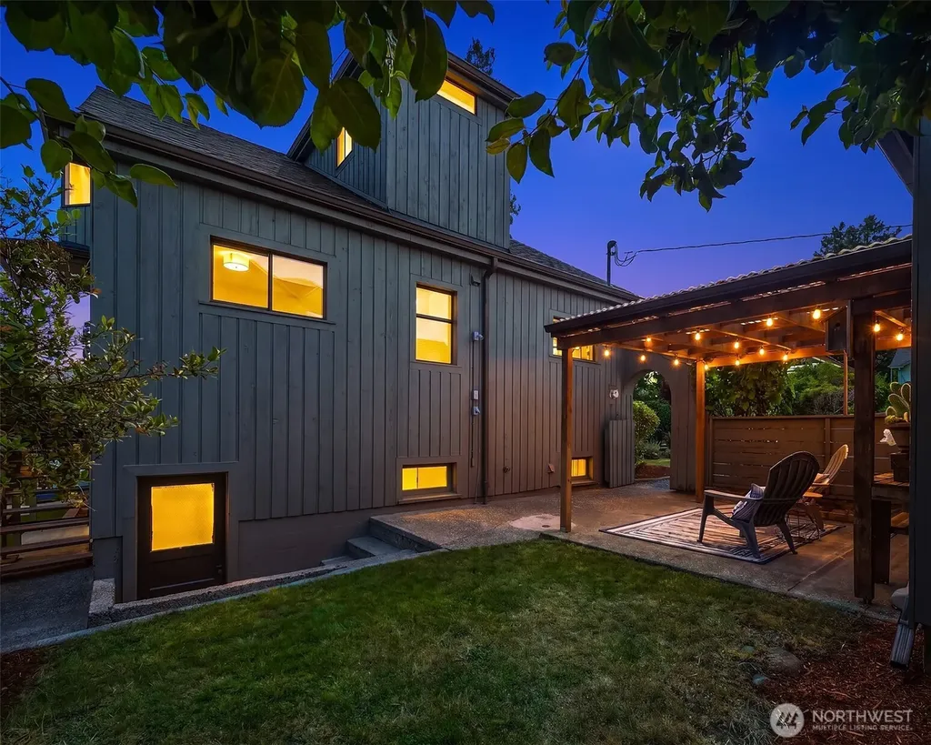 3802 NE 52nd Street Seattle WA 98105