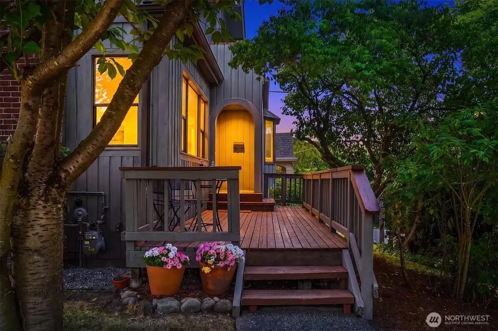 3802 NE 52nd Street Seattle WA 98105