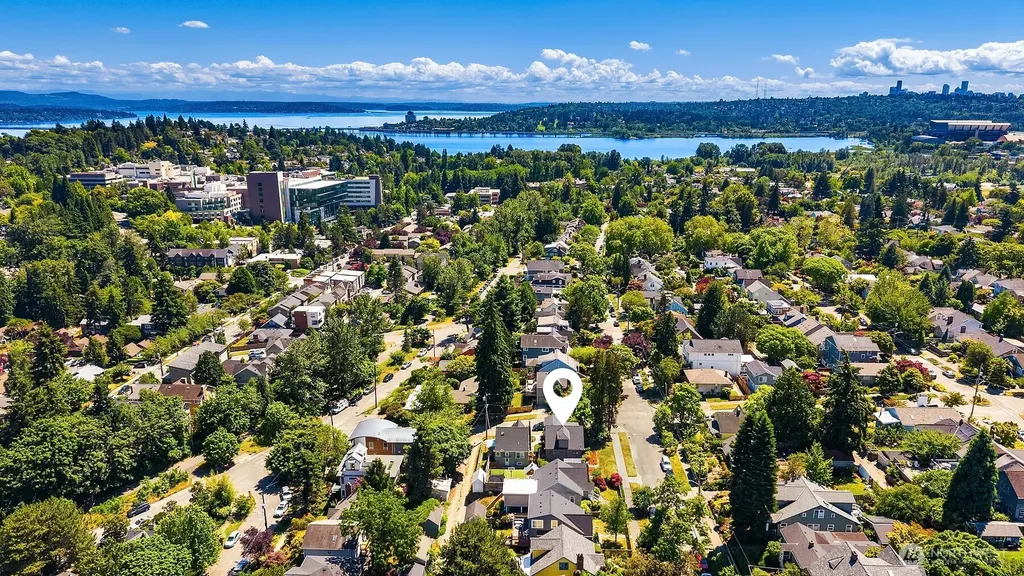 3802 NE 52nd Street Seattle WA 98105