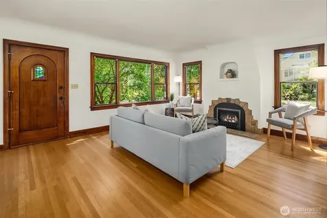 3802 NE 52nd Street Seattle WA 98105