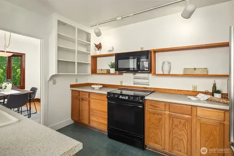 3802 NE 52nd Street Seattle WA 98105