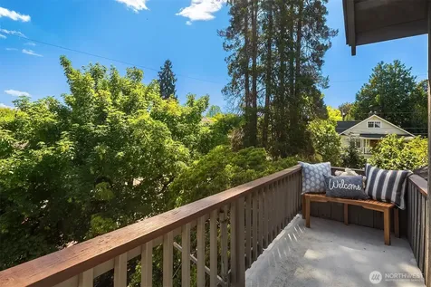 3802 NE 52nd Street Seattle WA 98105