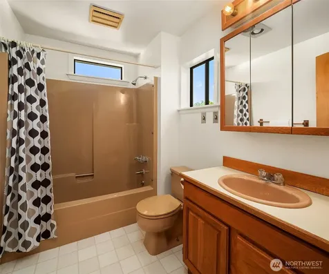 3802 NE 52nd Street Seattle WA 98105