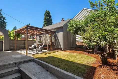 3802 NE 52nd Street Seattle WA 98105