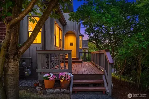 3802 NE 52nd Street Seattle WA 98105