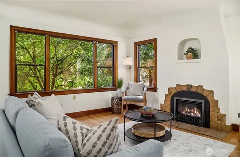 3802 NE 52nd Street Seattle WA 98105