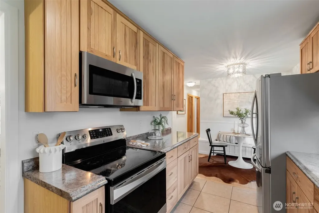 20068 21st Avenue NE Shoreline WA 98155