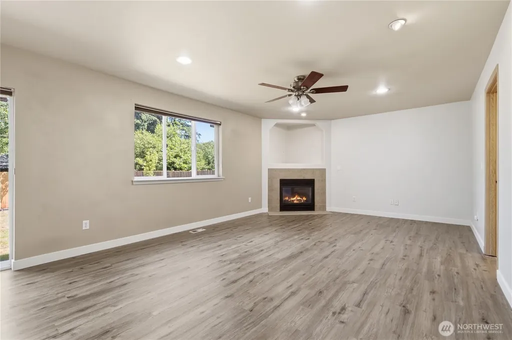 149 177th Street E Spanaway WA 98387