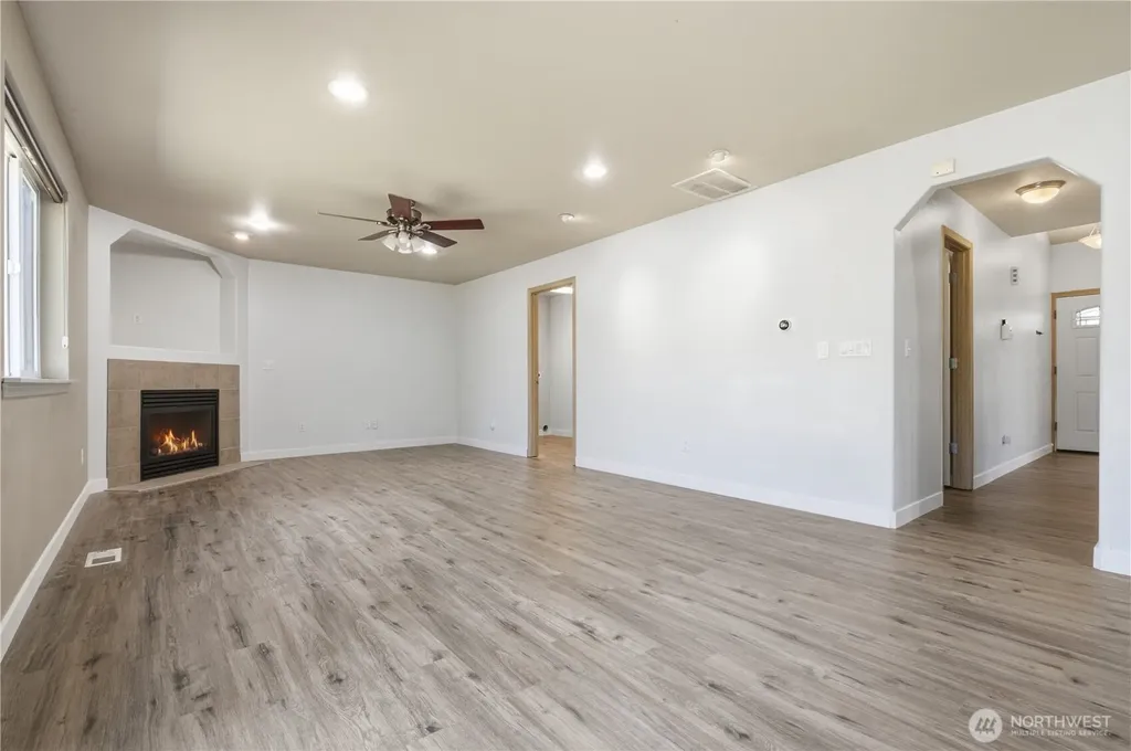 149 177th Street E Spanaway WA 98387