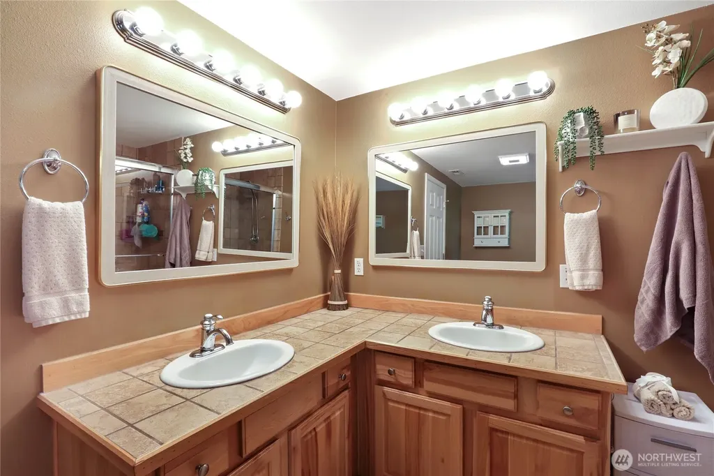 2028 NW Misty Ridge Lane Silverdale WA 98383