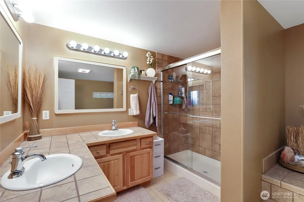 2028 NW Misty Ridge Lane Silverdale WA 98383