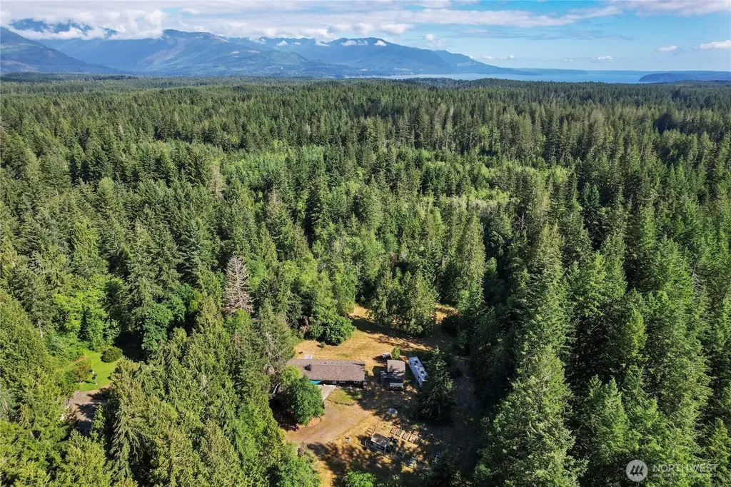 2958 NW Four Wheel Drive Seabeck WA 98380