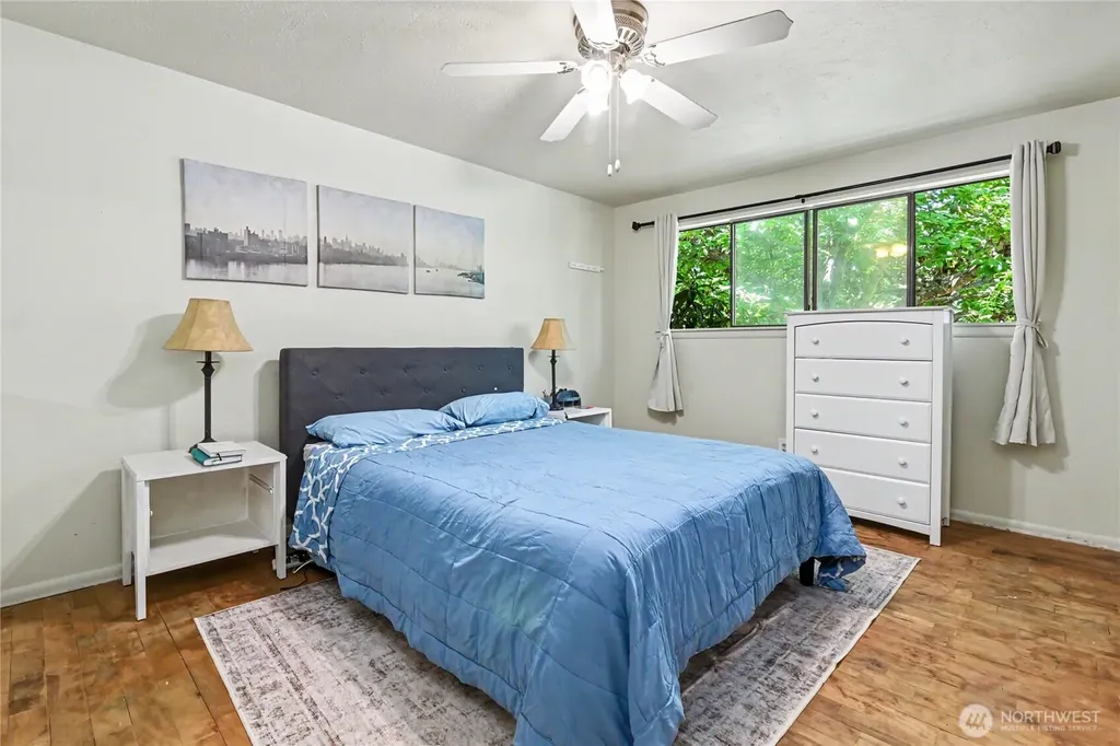 5669 Kitsap Way Bremerton WA 98312