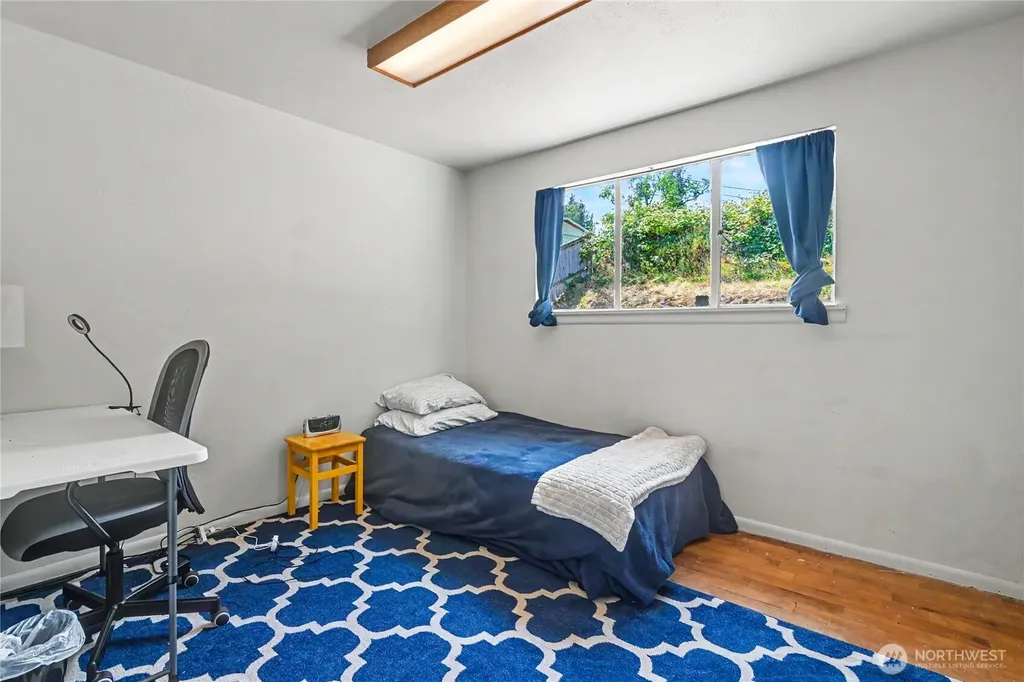 5669 Kitsap Way Bremerton WA 98312