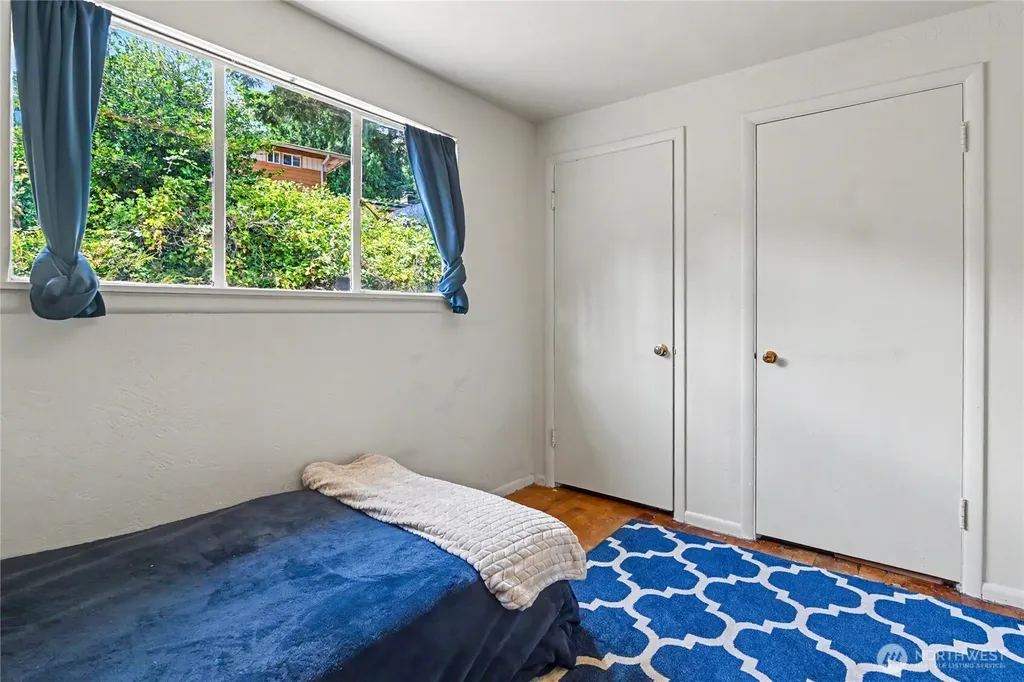5669 Kitsap Way Bremerton WA 98312