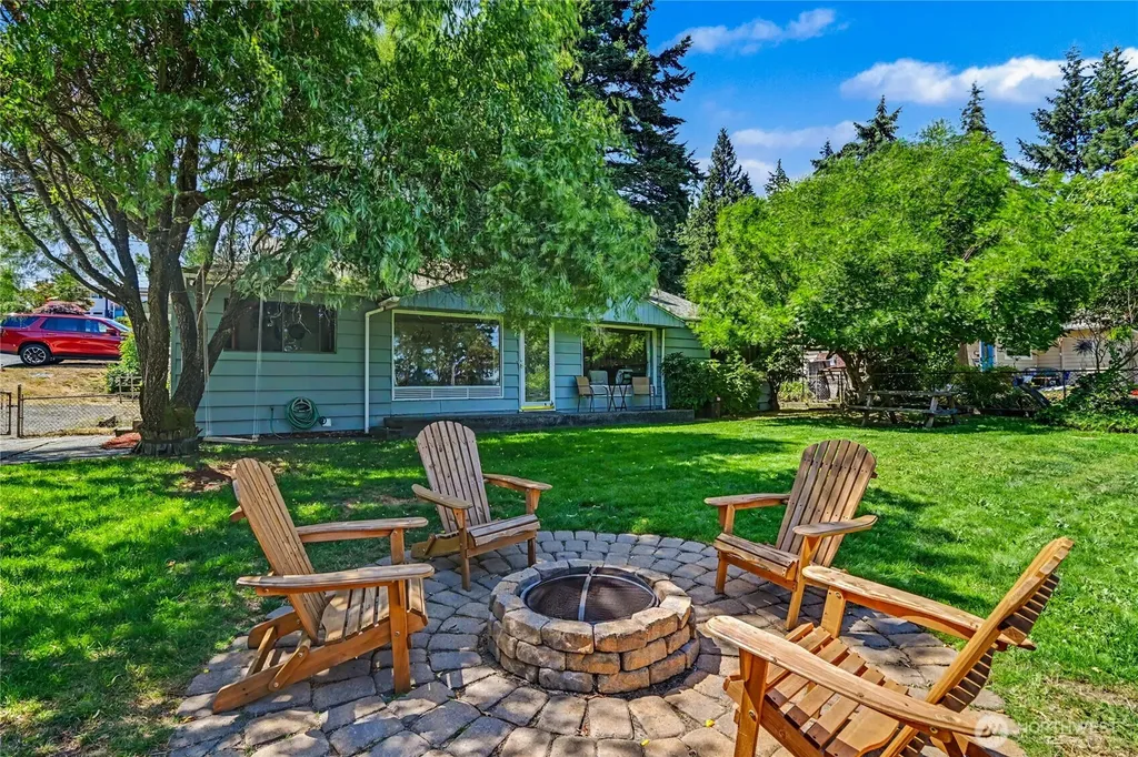 5669 Kitsap Way Bremerton WA 98312
