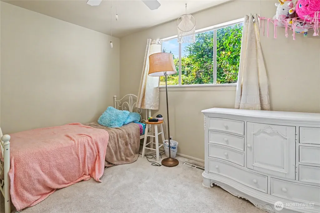 5669 Kitsap Way Bremerton WA 98312