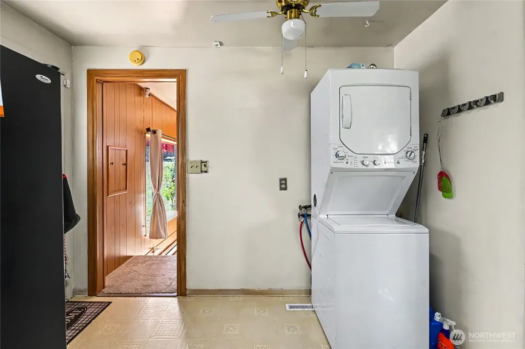 5669 Kitsap Way Bremerton WA 98312
