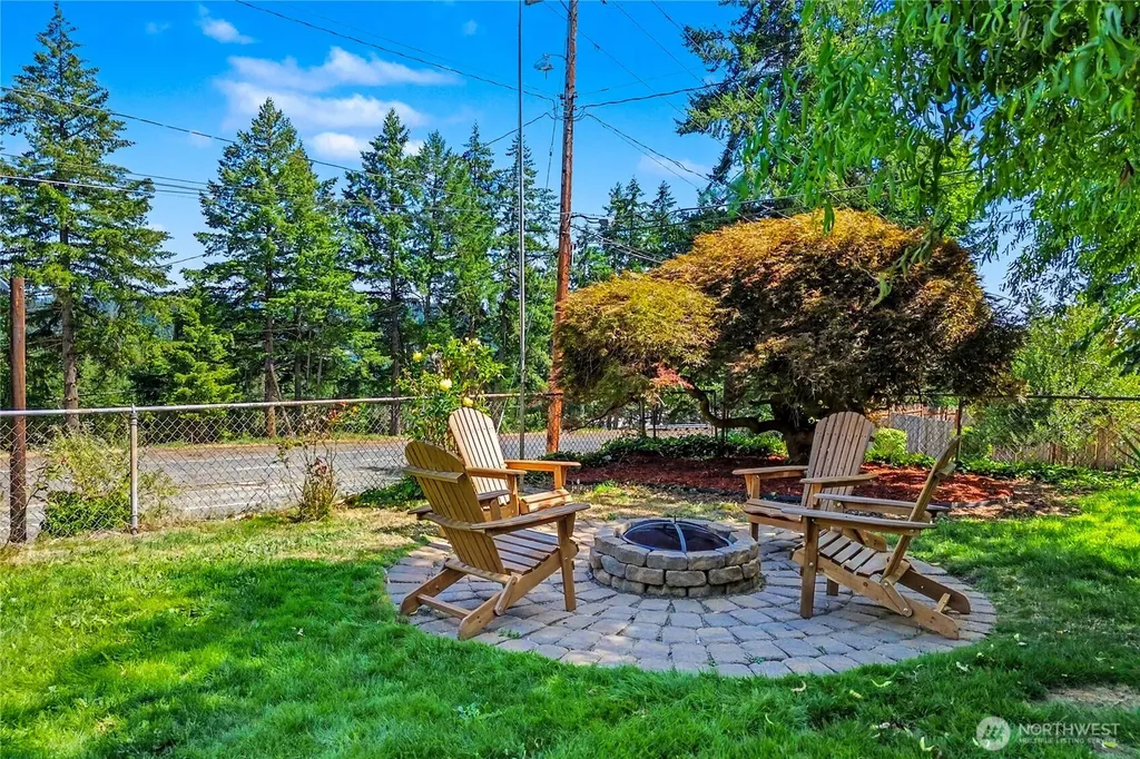 5669 Kitsap Way Bremerton WA 98312