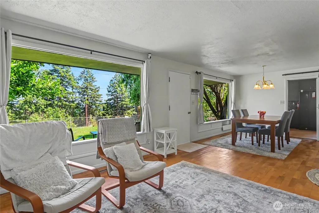5669 Kitsap Way Bremerton WA 98312