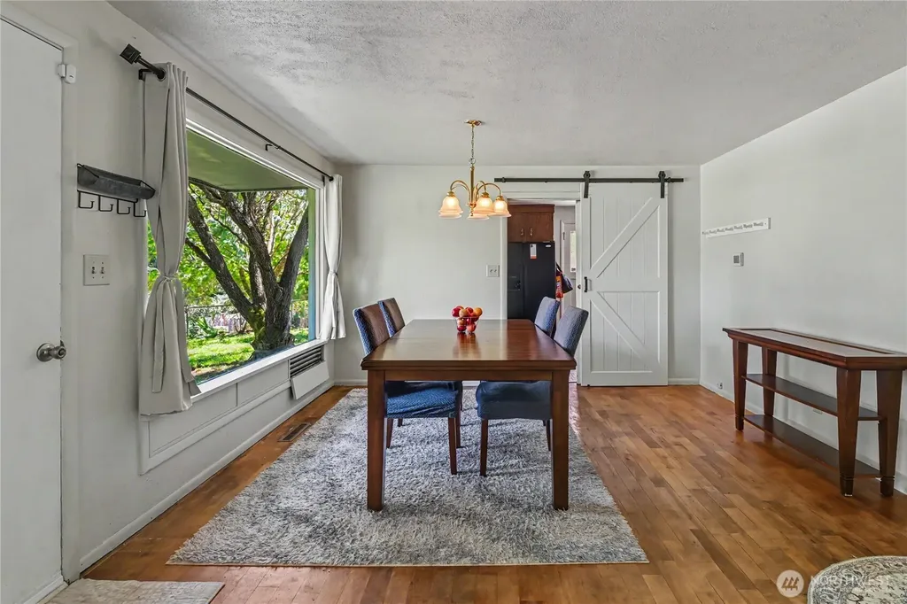 5669 Kitsap Way Bremerton WA 98312