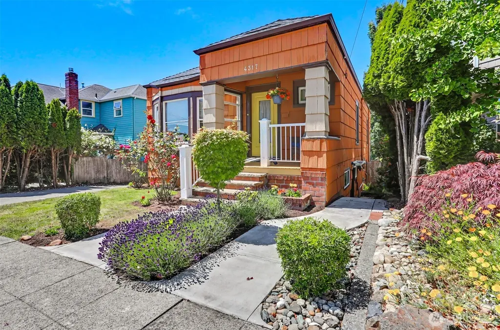 4317 Phinney Avenue N Seattle WA 98103