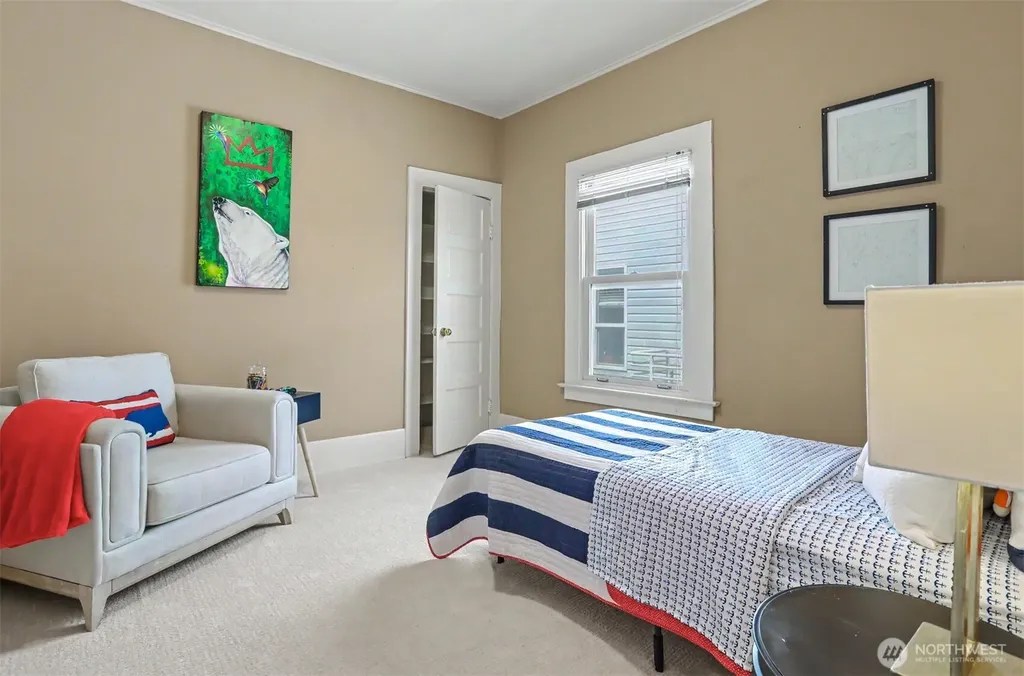4317 Phinney Avenue N Seattle WA 98103