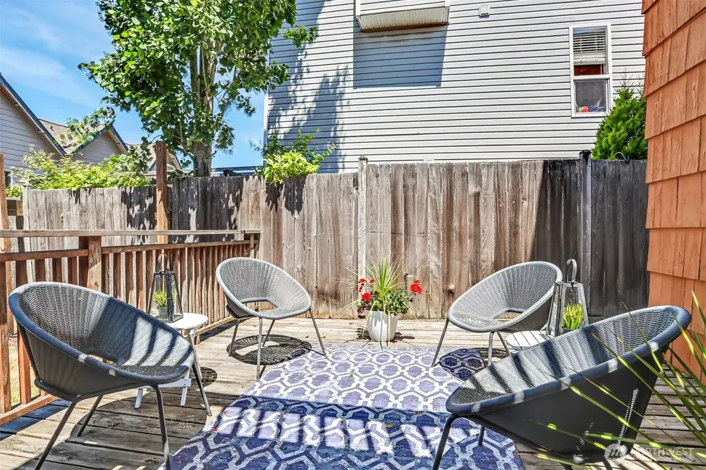 4317 Phinney Avenue N Seattle WA 98103