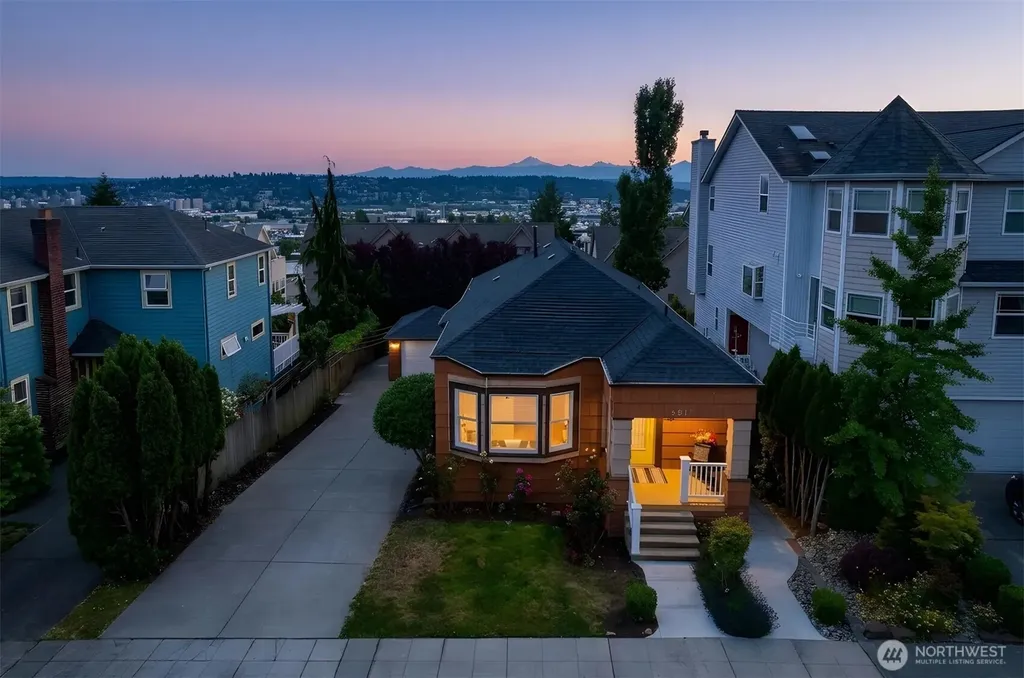 4317 Phinney Avenue N Seattle WA 98103