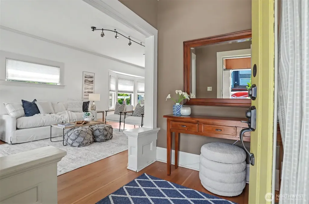 4317 Phinney Avenue N Seattle WA 98103