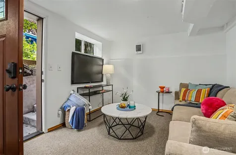 4317 Phinney Avenue N Seattle WA 98103