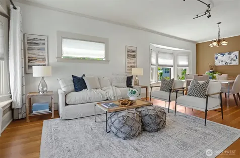 4317 Phinney Avenue N Seattle WA 98103