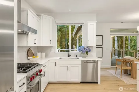 16761 NE Sanwick Place Bainbridge Island WA 98110