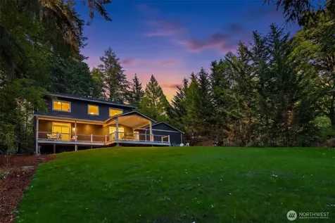 16761 NE Sanwick Place Bainbridge Island WA 98110