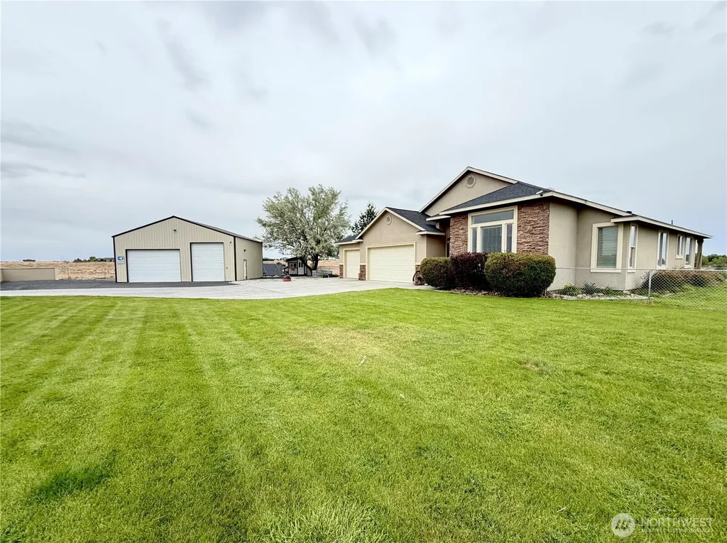 7019 NE Lake Vista Drive Moses Lake WA 98837