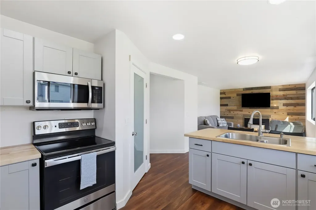 21505 42nd Avenue E Spanaway WA 98387