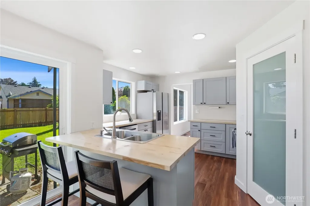 21505 42nd Avenue E Spanaway WA 98387