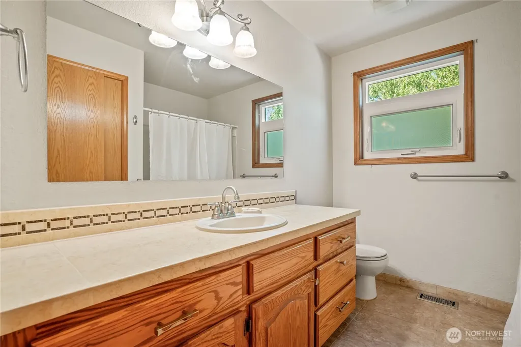 8555 Bender Road Lynden WA 98264
