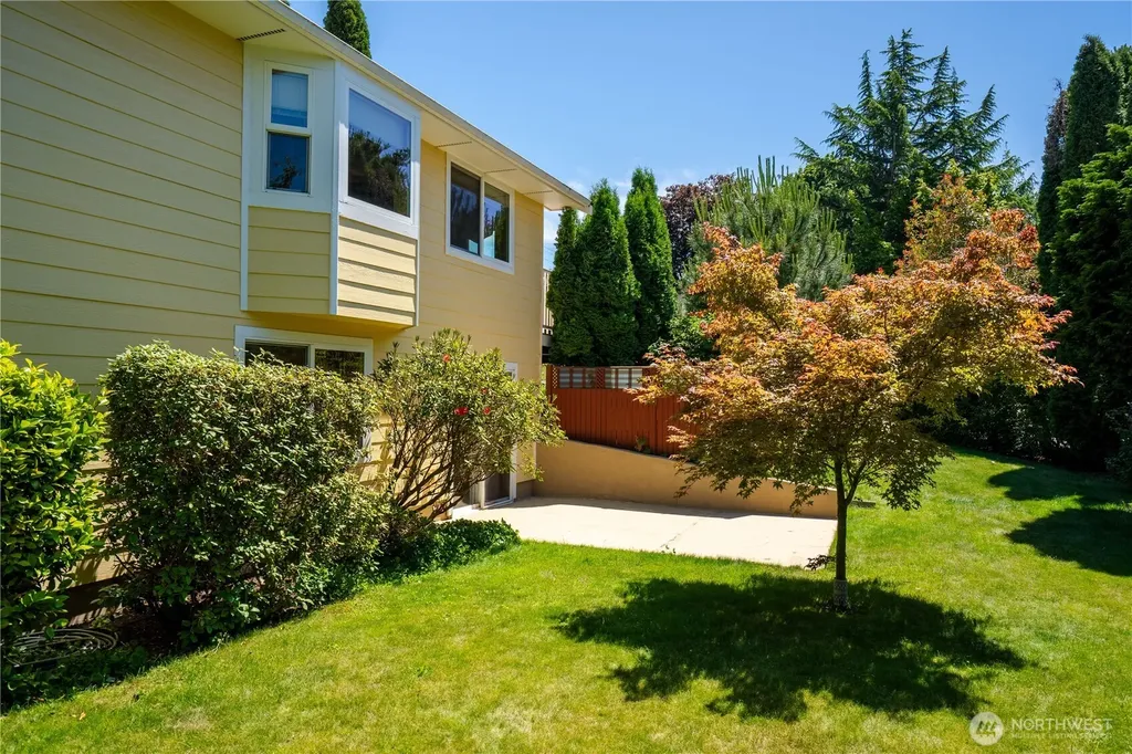 8555 Bender Road Lynden WA 98264