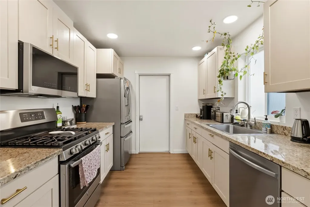 3631 W F Street Bremerton WA 98312