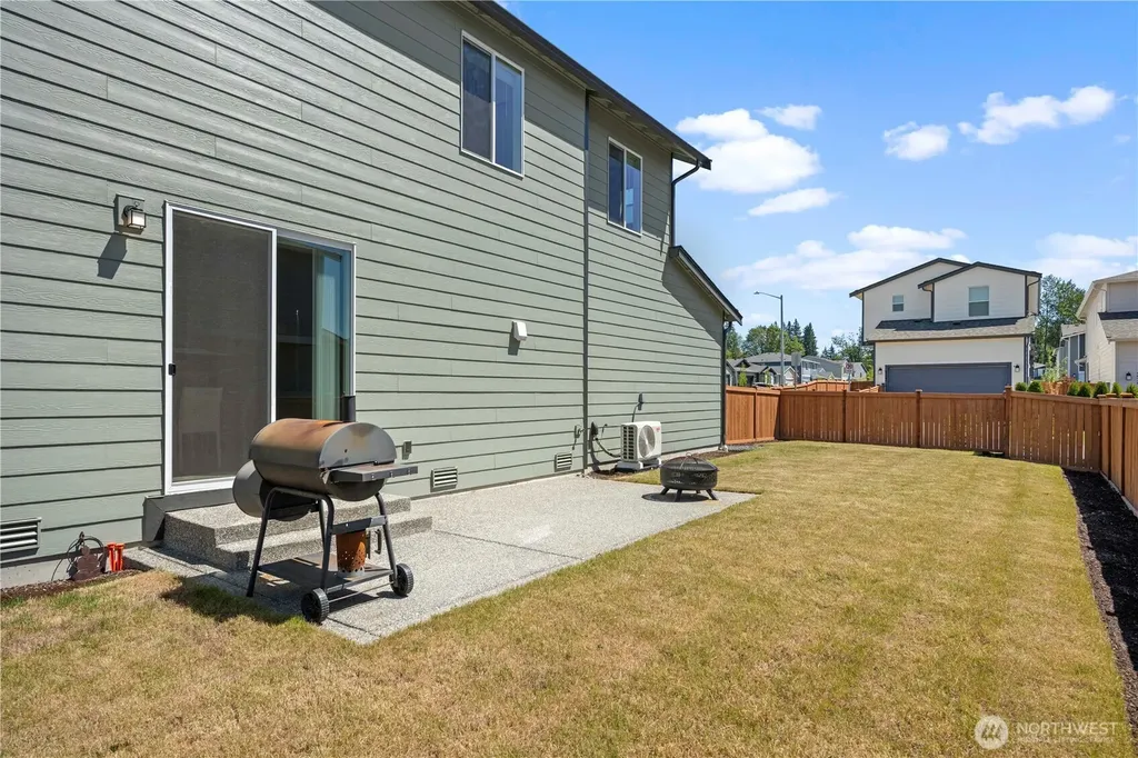 5215 87th Avenue NE Marysville WA 98270