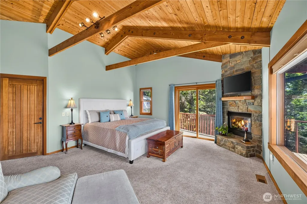 14122 Ervine Road Anacortes WA 98221