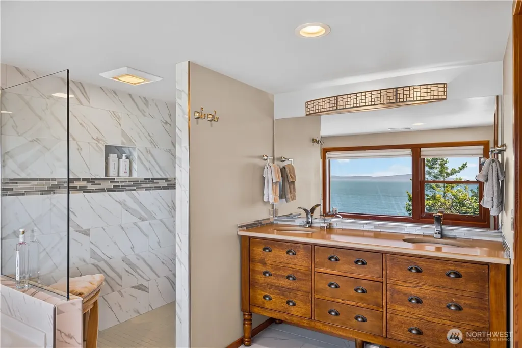 14122 Ervine Road Anacortes WA 98221