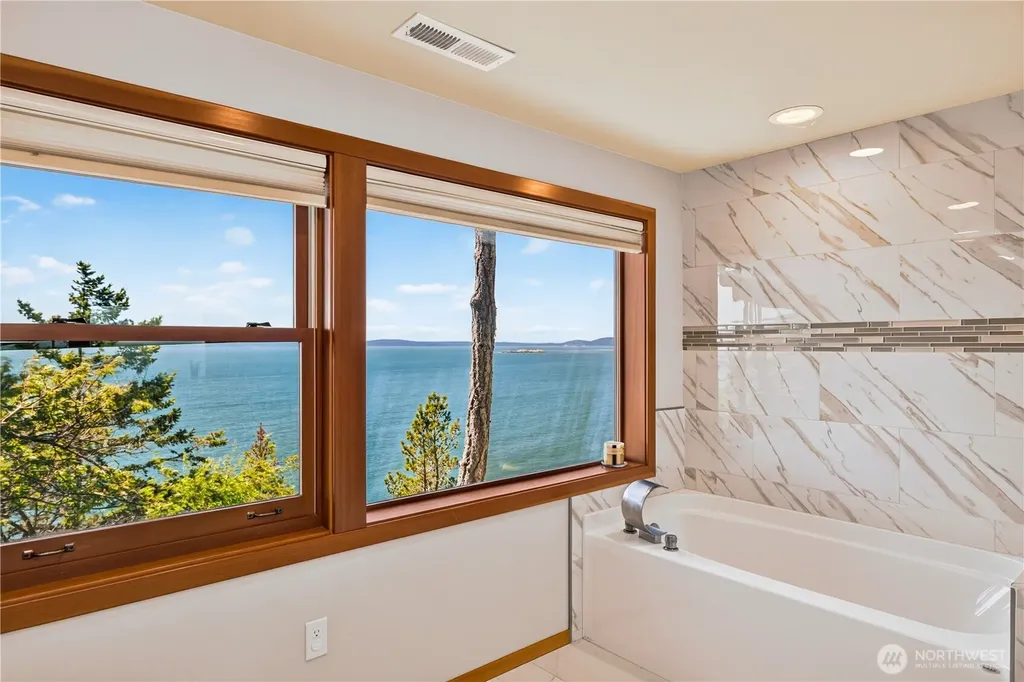 14122 Ervine Road Anacortes WA 98221