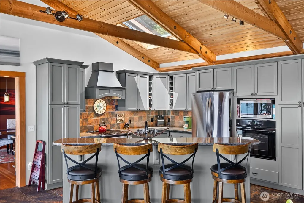 14122 Ervine Road Anacortes WA 98221