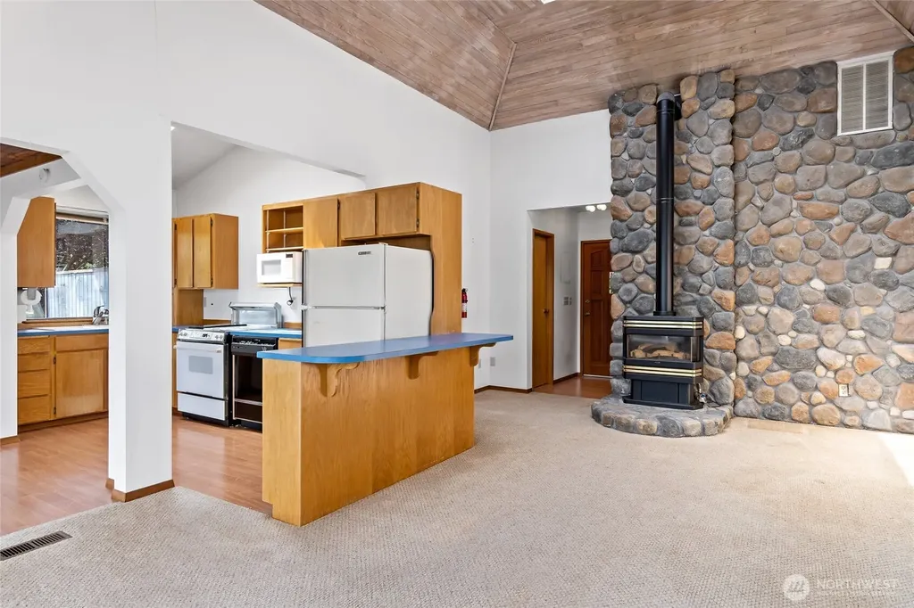 13327 Agate Beach Road Anderson Island WA 98303